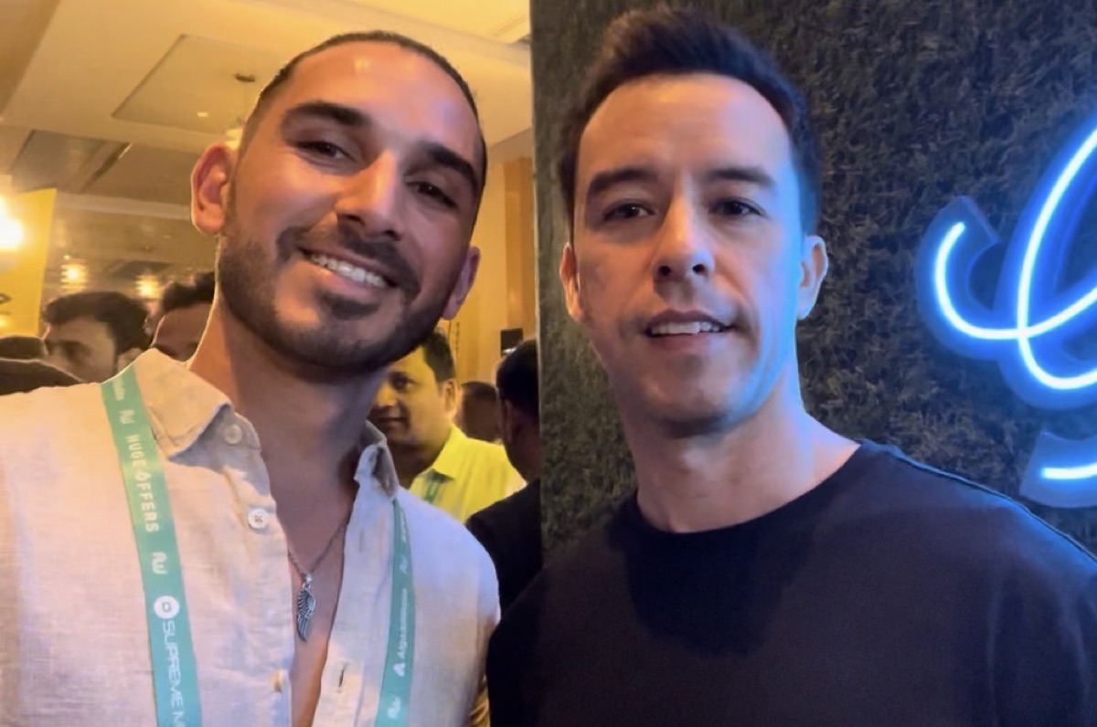 Gabriele Nigro with SEO expert Matt Diggity at Affiliate World in Bangkok.